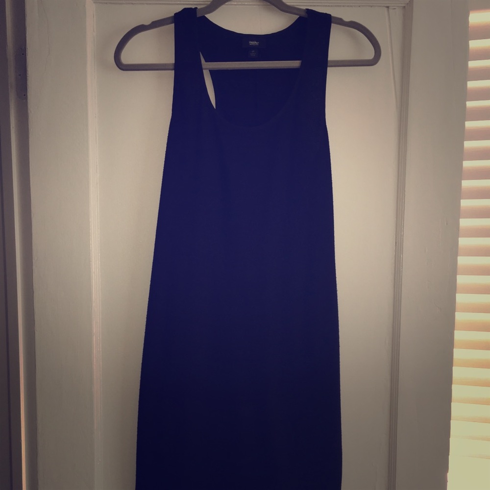 Black cotton dress.